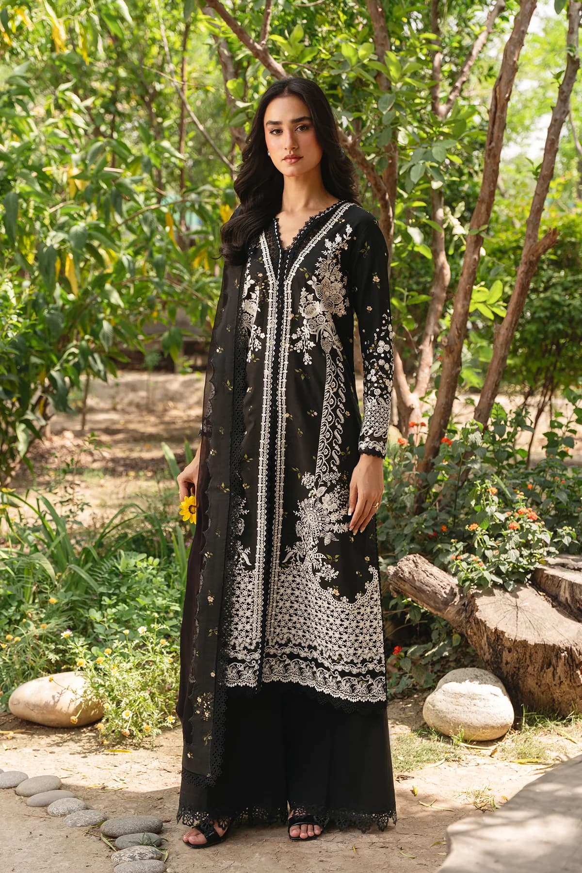 Ayzel Embroidered Lawn 26 Whisper Nightveil 3 PC