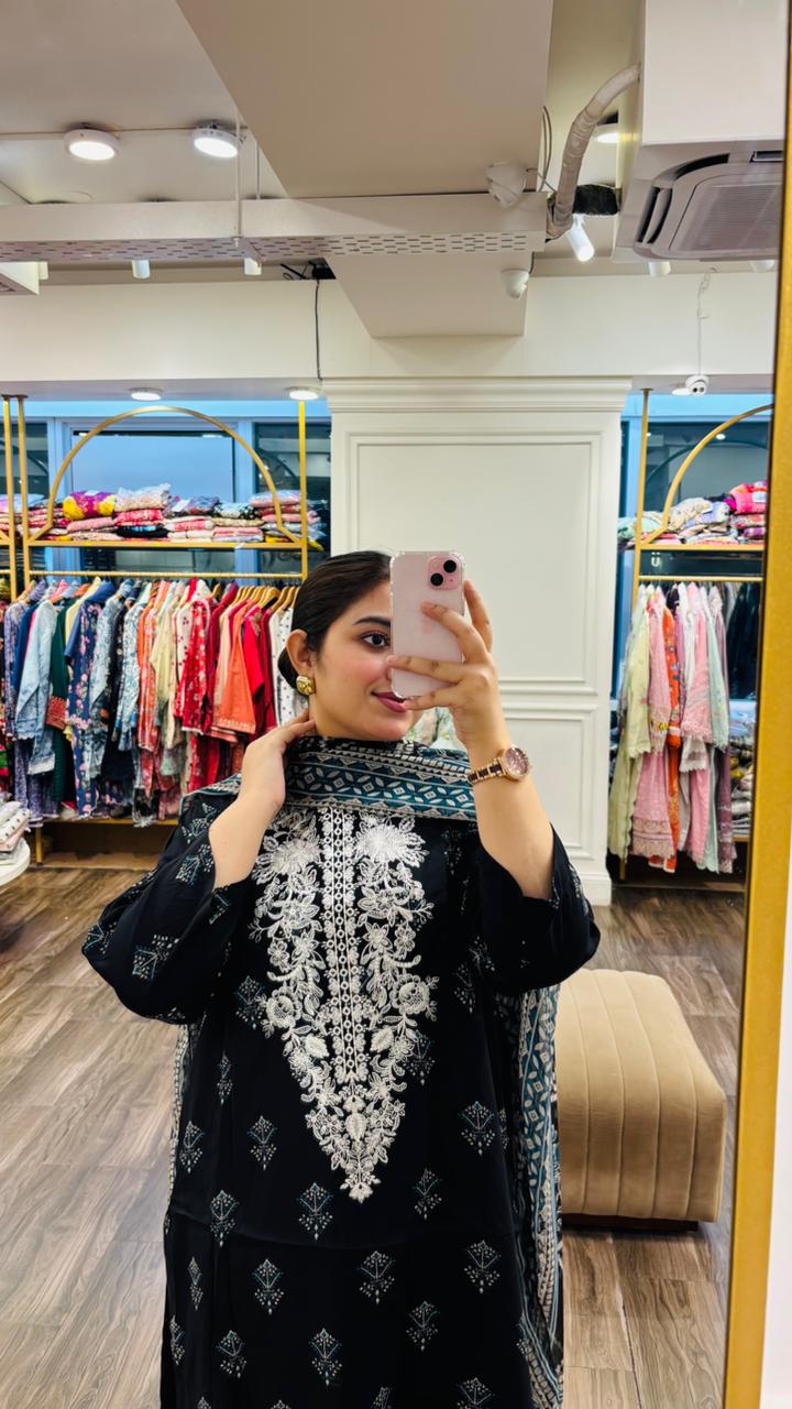 LIMELIGHT | 2 Piece Embroidered Pret | A2559SD-034