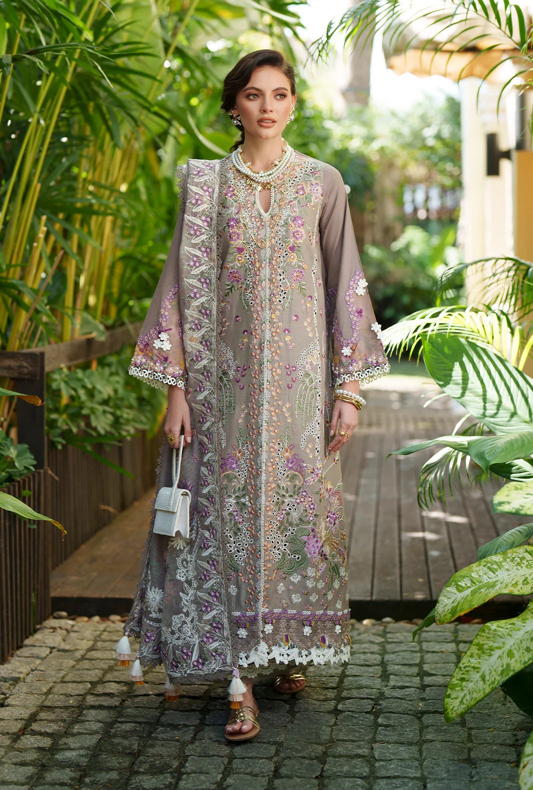 AJR | Evara Luxury Lawn | Unstitched | Veya